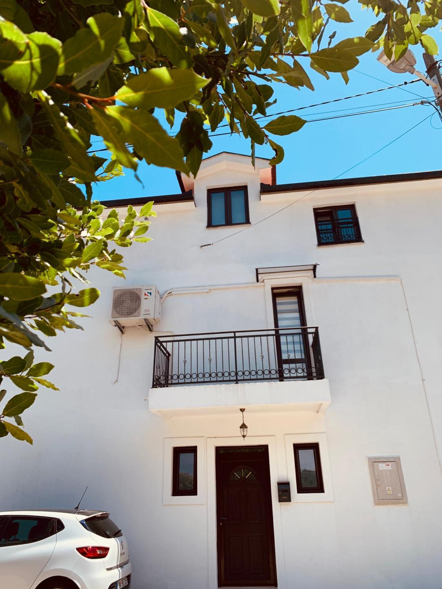 Apartments Gudelj Kamenari Exterior photo